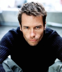 Lockout_guy_pearce_Besson